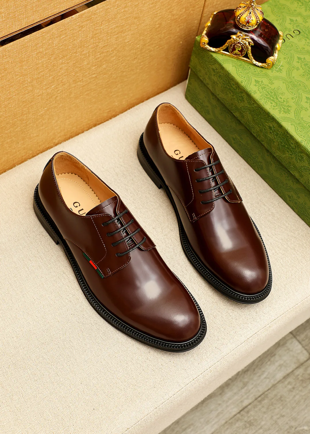 Men's shoes 💰520 💐 Product trademark: GUCCI "Gucci" business leather shoes Regular size: 38-44 (45.46🉑️customized) Product materials: Selected imported first-layer calfskin upper, imported water-dyed cowhide leather lining. Strong three-dimensional visual effect, original outsole Color: 4⃣️colors available